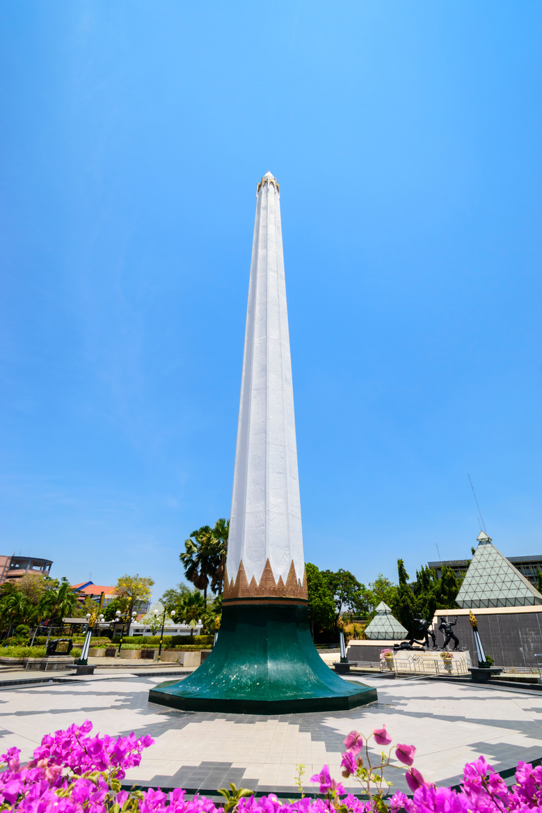The Heroes Monument (Tugu Pahlawan) is the main symbol of the city, dedicated to the people who died during the Battle of Surabaya on November 10, 1945.